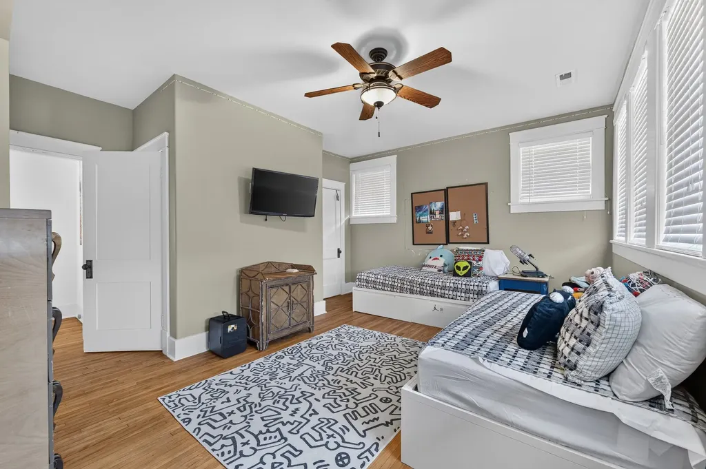 203 Maple St, E Fayetteville TN 37334