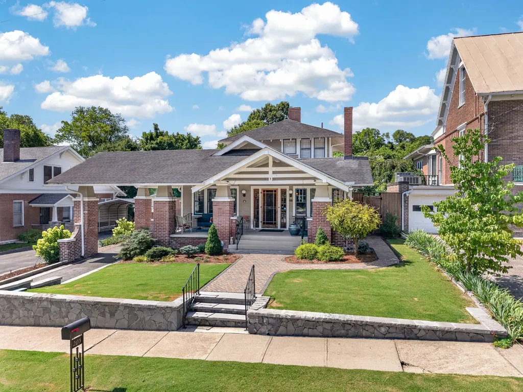203 Maple St, E Fayetteville TN 37334