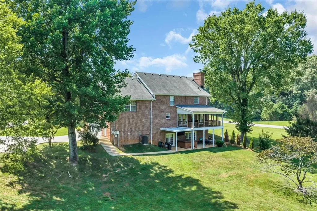 141 W Laurel Avenue Mcminnville TN 37110