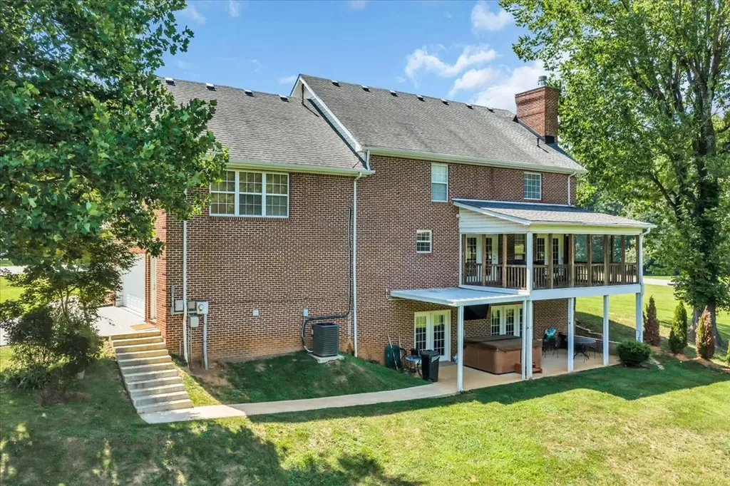 141 W Laurel Avenue Mcminnville TN 37110