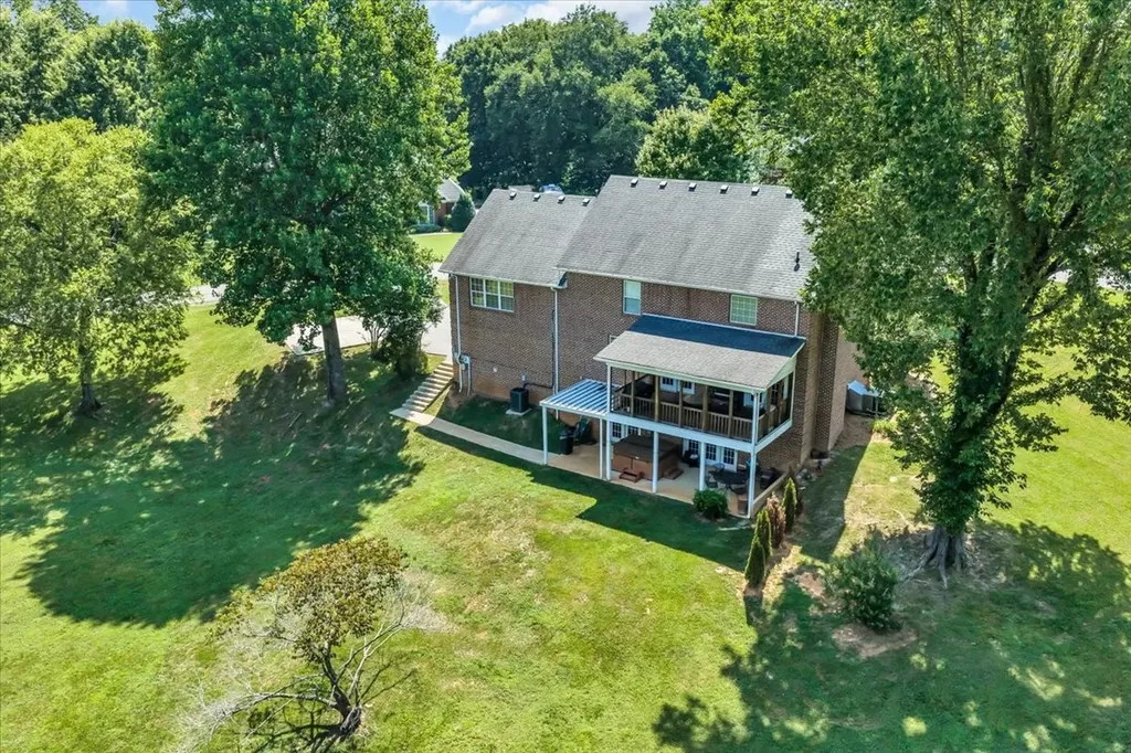 141 W Laurel Avenue Mcminnville TN 37110