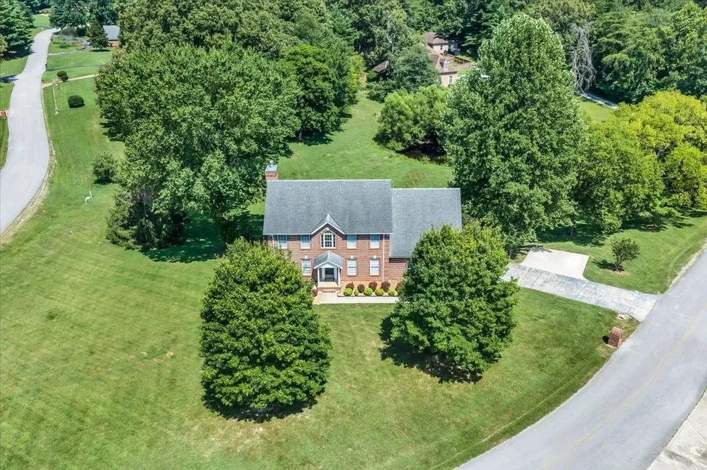 141 W Laurel Avenue Mcminnville TN 37110