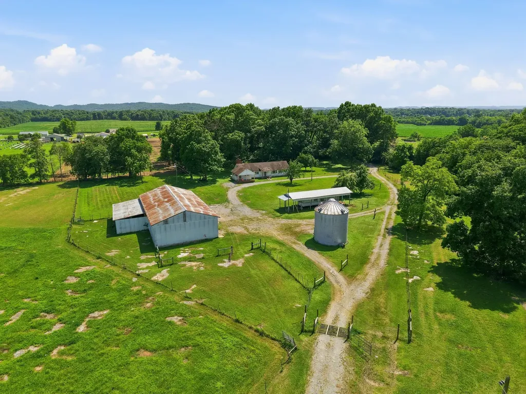 148 Wade Jennings Road Shelbyville TN 37160