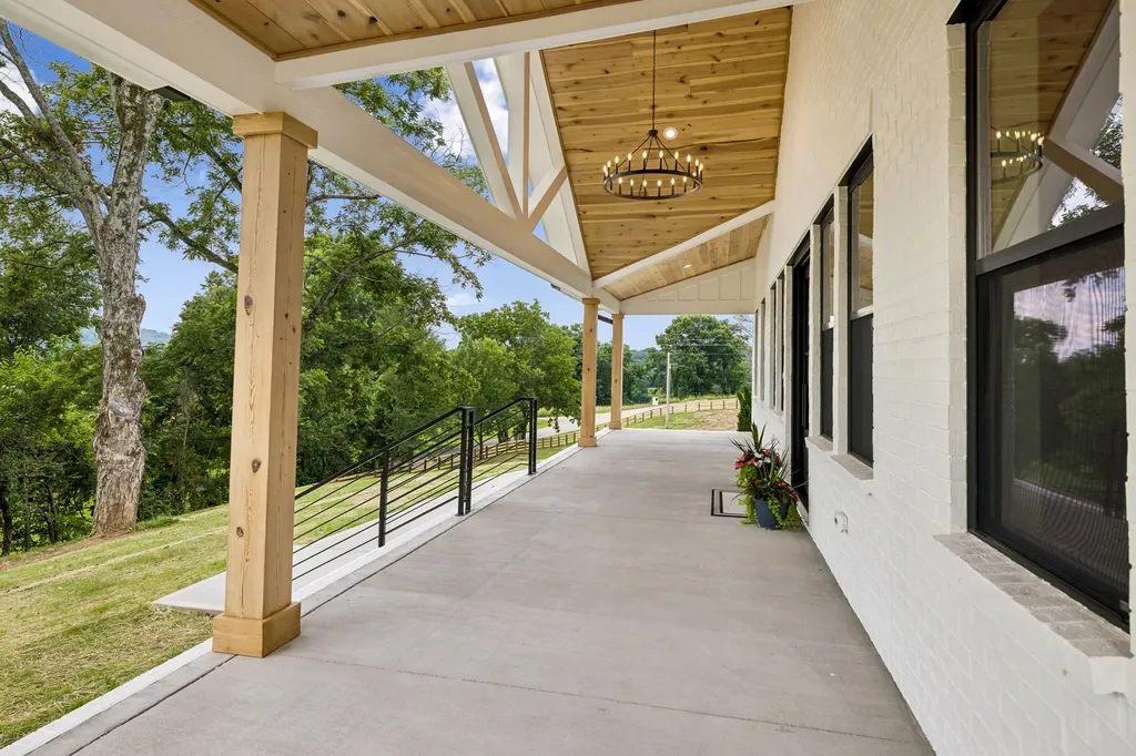 2472 Taylor Road Columbia TN 38401