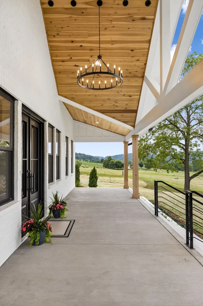 2472 Taylor Road Columbia TN 38401