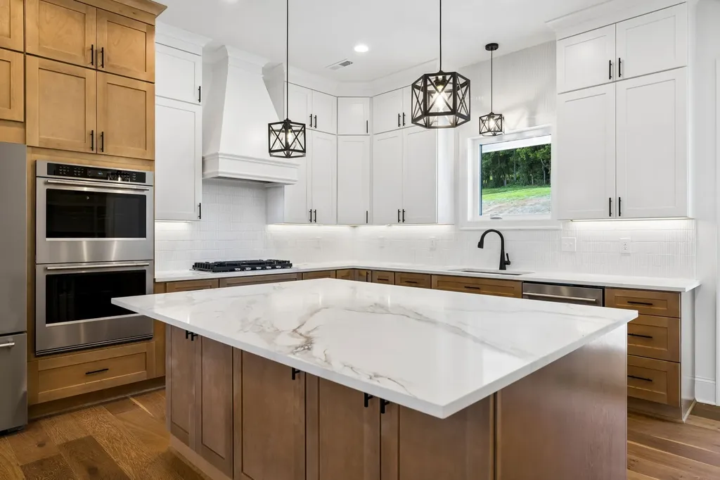 2472 Taylor Road Columbia TN 38401