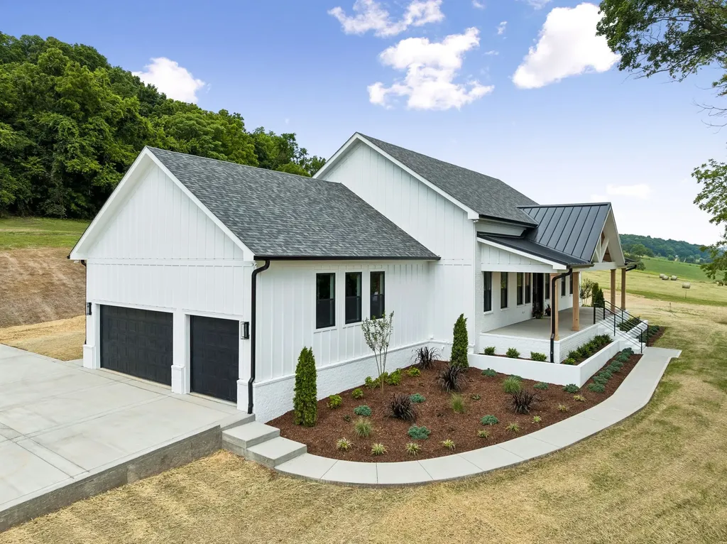 2472 Taylor Road Columbia TN 38401