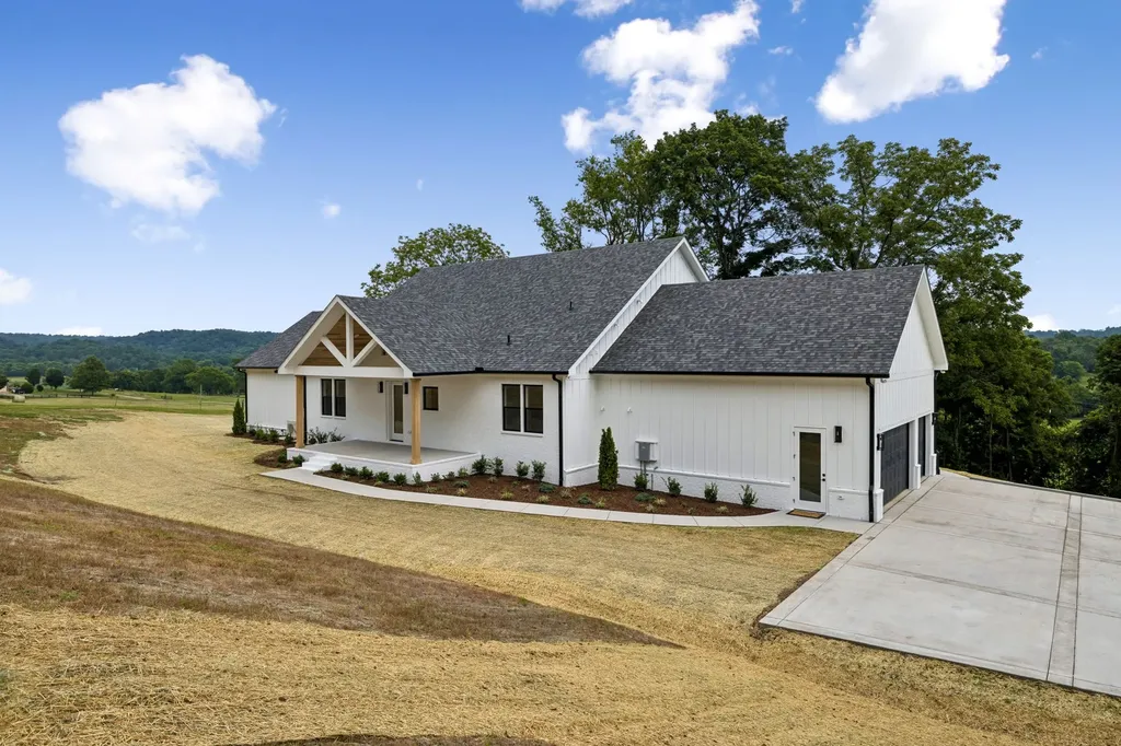 2472 Taylor Road Columbia TN 38401