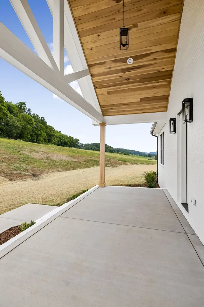 2472 Taylor Road Columbia TN 38401