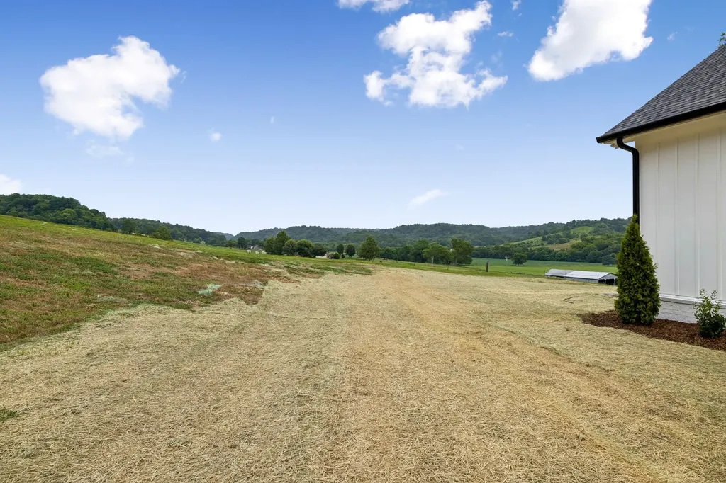 2472 Taylor Road Columbia TN 38401