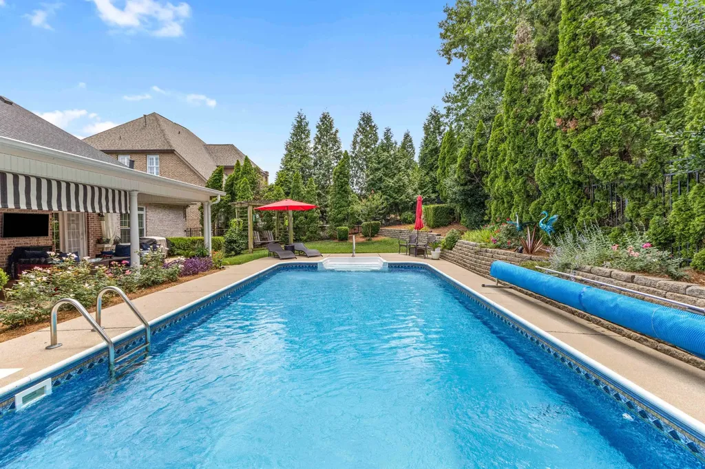 115 N Country Club Drive Hendersonville TN 37075