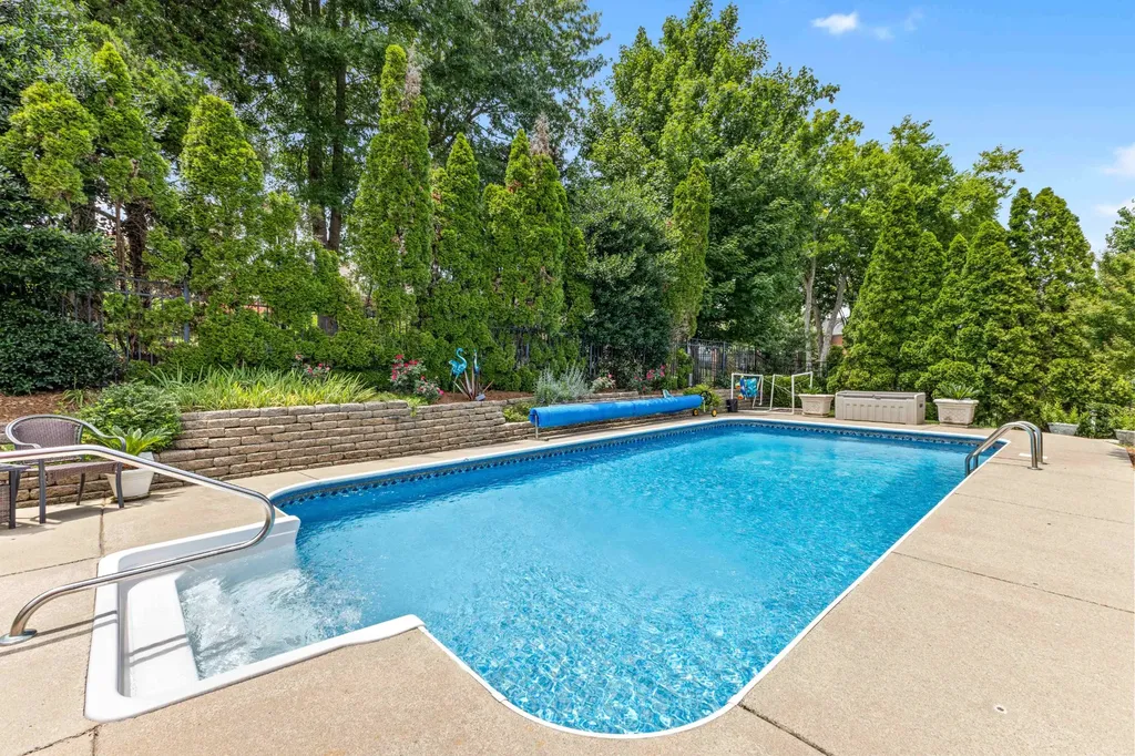 115 N Country Club Drive Hendersonville TN 37075