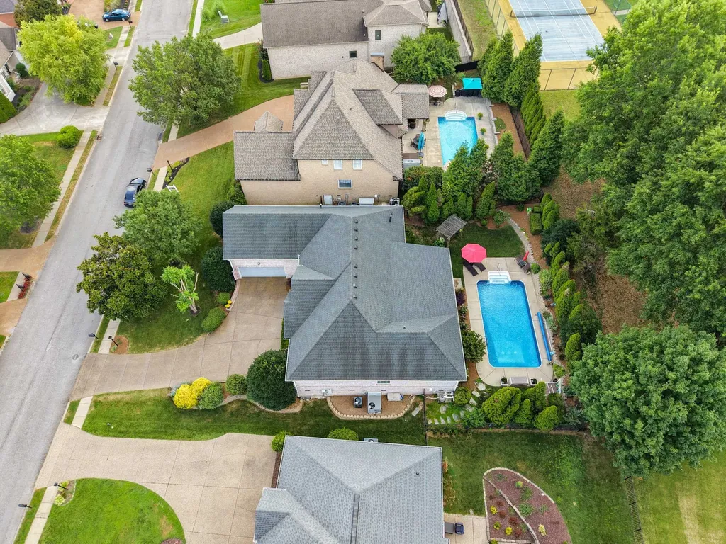 115 N Country Club Drive Hendersonville TN 37075