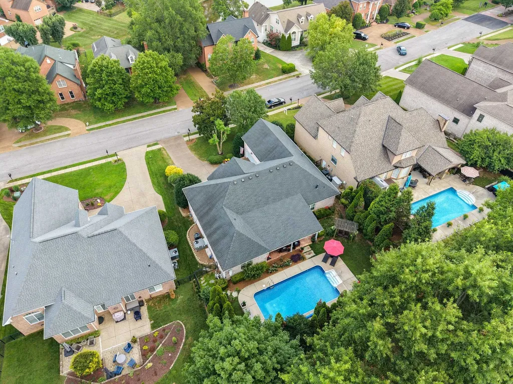 115 N Country Club Drive Hendersonville TN 37075