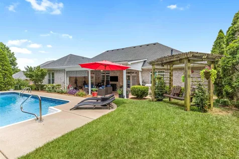 115 N Country Club Drive Hendersonville TN 37075