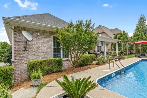 115 N Country Club Drive Hendersonville TN 37075