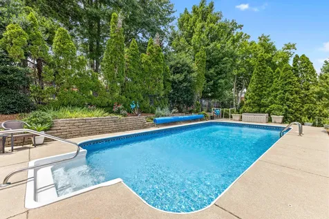 115 N Country Club Drive Hendersonville TN 37075