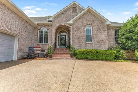 115 N Country Club Drive Hendersonville TN 37075