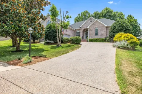 115 N Country Club Drive Hendersonville TN 37075