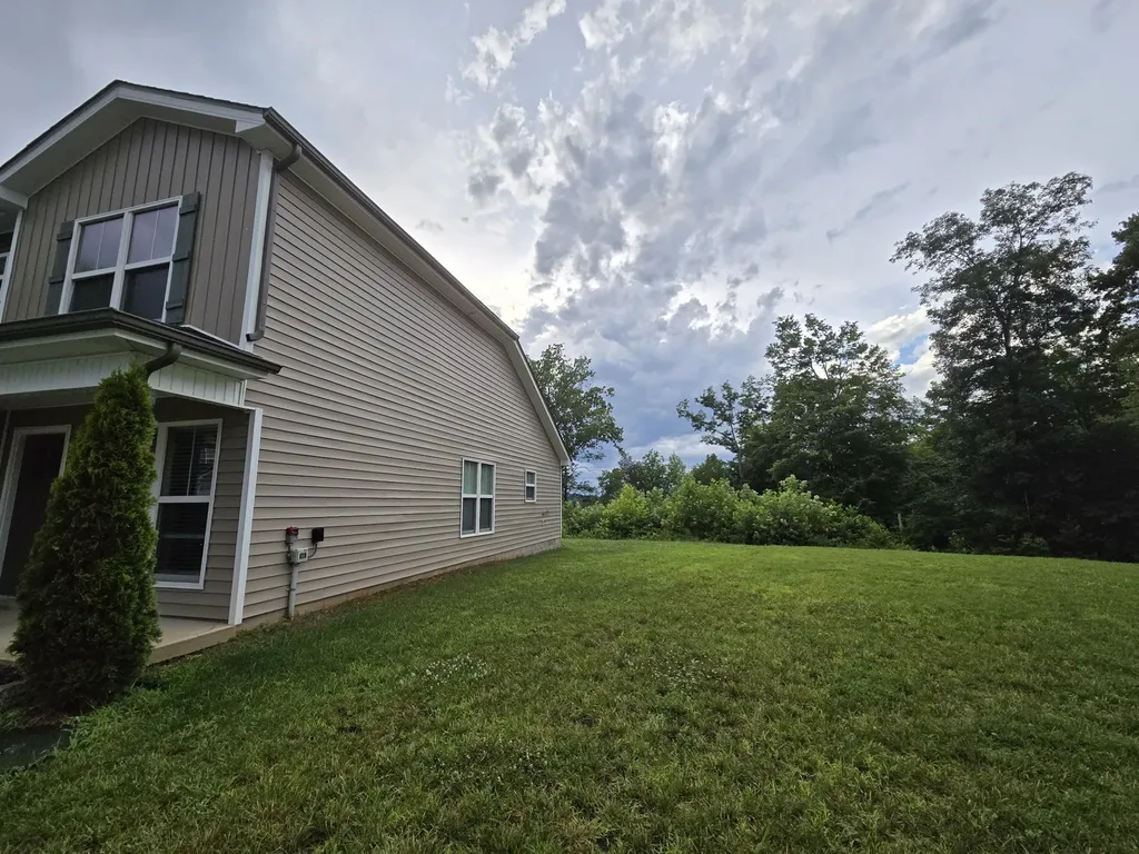 1176 Cottonwood Drive Clarksville TN 37040