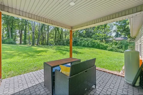 1691 Hugh Hunter Road Oak Grove KY 42262