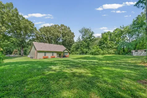 1691 Hugh Hunter Road Oak Grove KY 42262