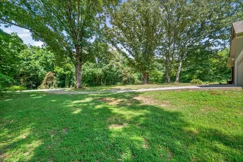 1691 Hugh Hunter Road Oak Grove KY 42262