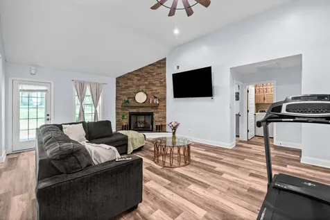 1691 Hugh Hunter Road Oak Grove KY 42262