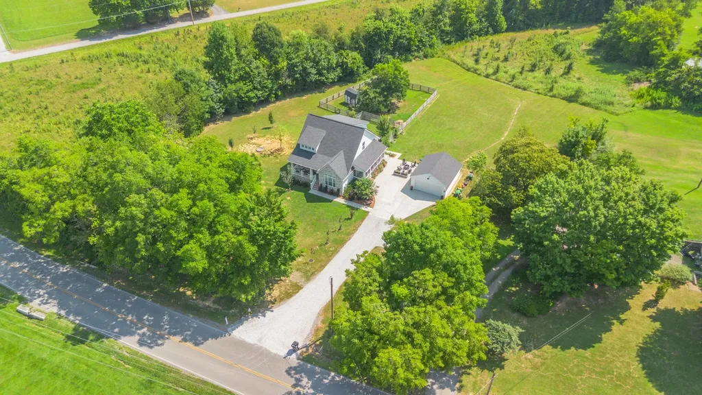392 New Deal Potts Road Cottontown TN 37048