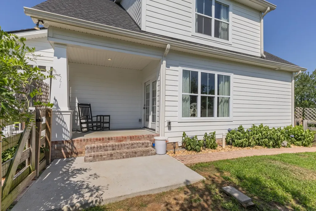 392 New Deal Potts Road Cottontown TN 37048