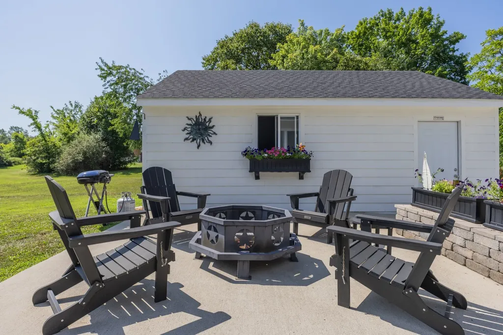 392 New Deal Potts Road Cottontown TN 37048
