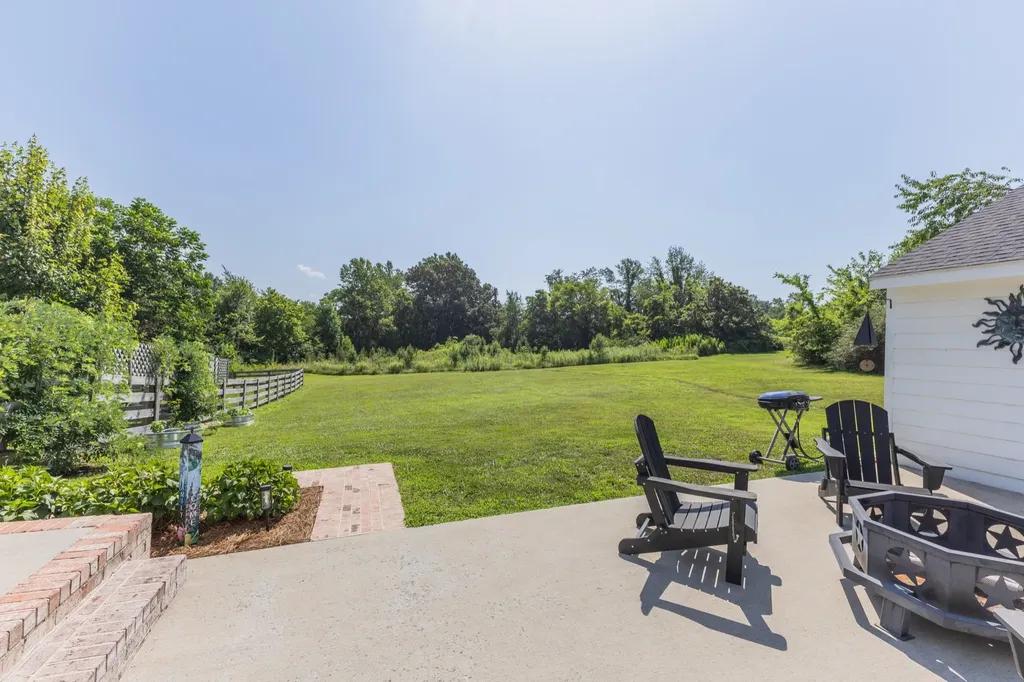 392 New Deal Potts Road Cottontown TN 37048