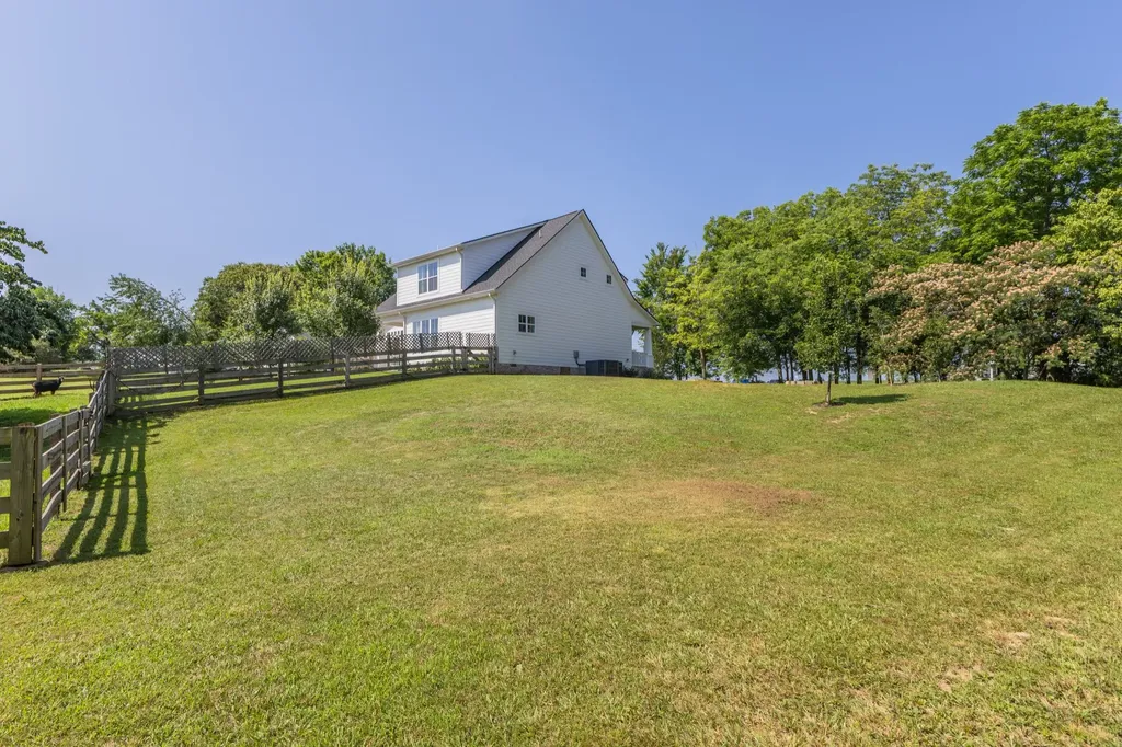 392 New Deal Potts Road Cottontown TN 37048