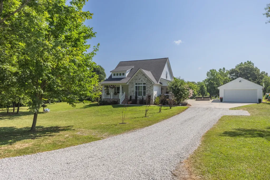 392 New Deal Potts Road Cottontown TN 37048