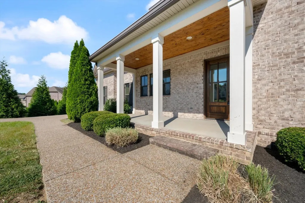4174 Old Light Circle Arrington TN 37014