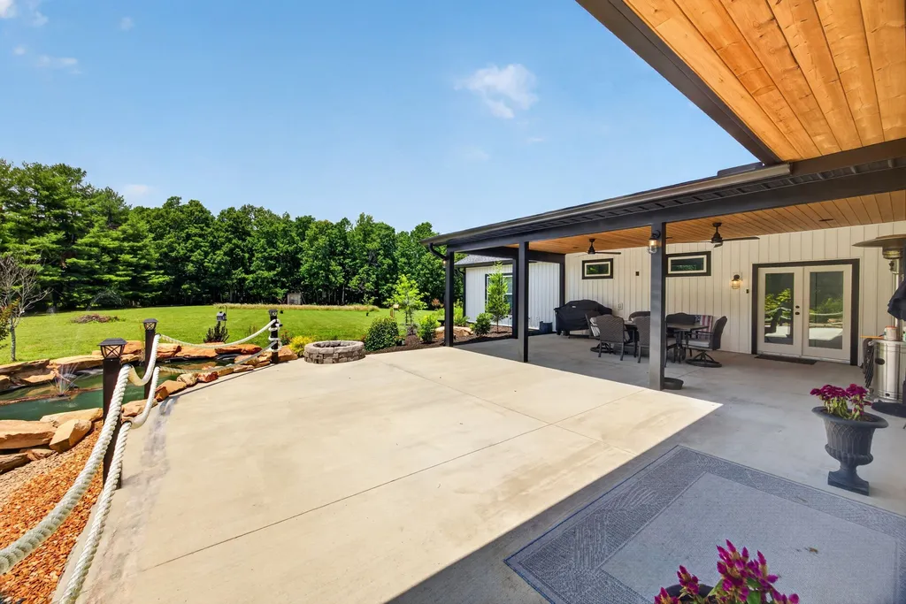 3358 Plateau Road Crossville TN 38571