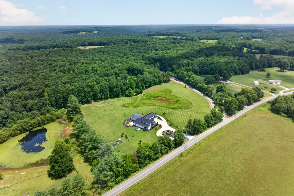 3358 Plateau Road Crossville TN 38571