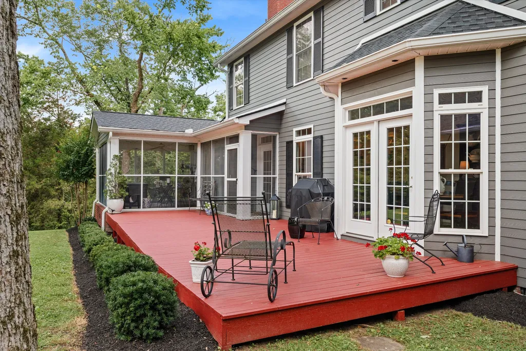 8487 Del Thomas Road Smyrna TN 37167