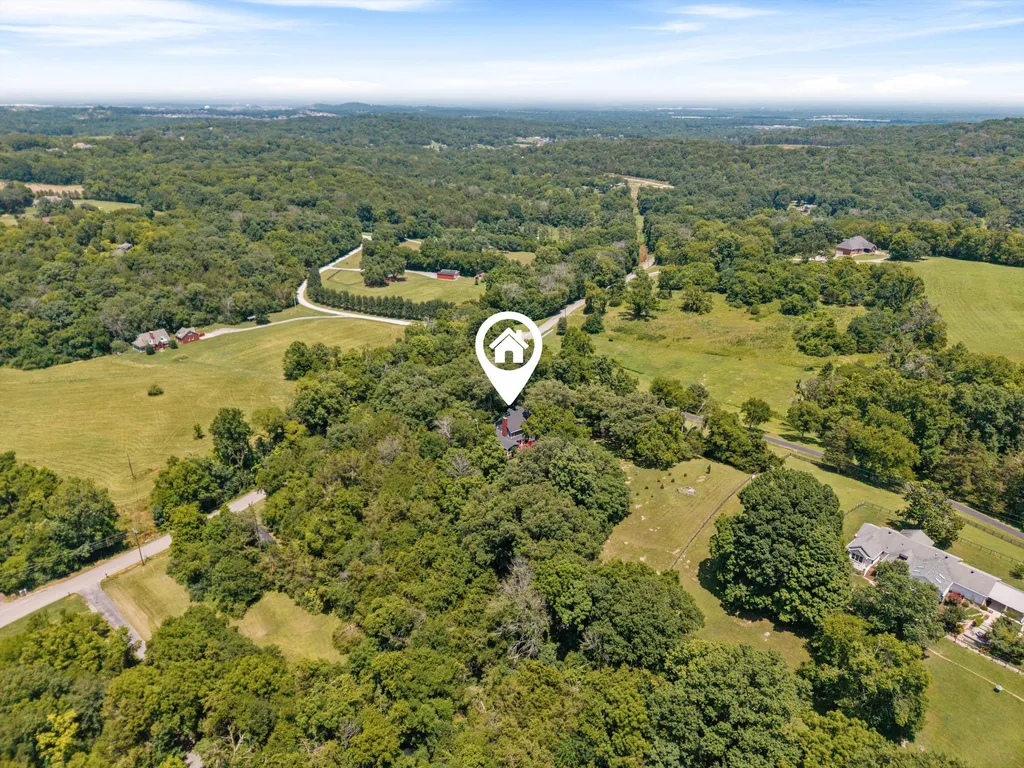 8487 Del Thomas Road Smyrna TN 37167