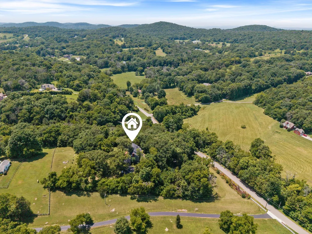8487 Del Thomas Road Smyrna TN 37167