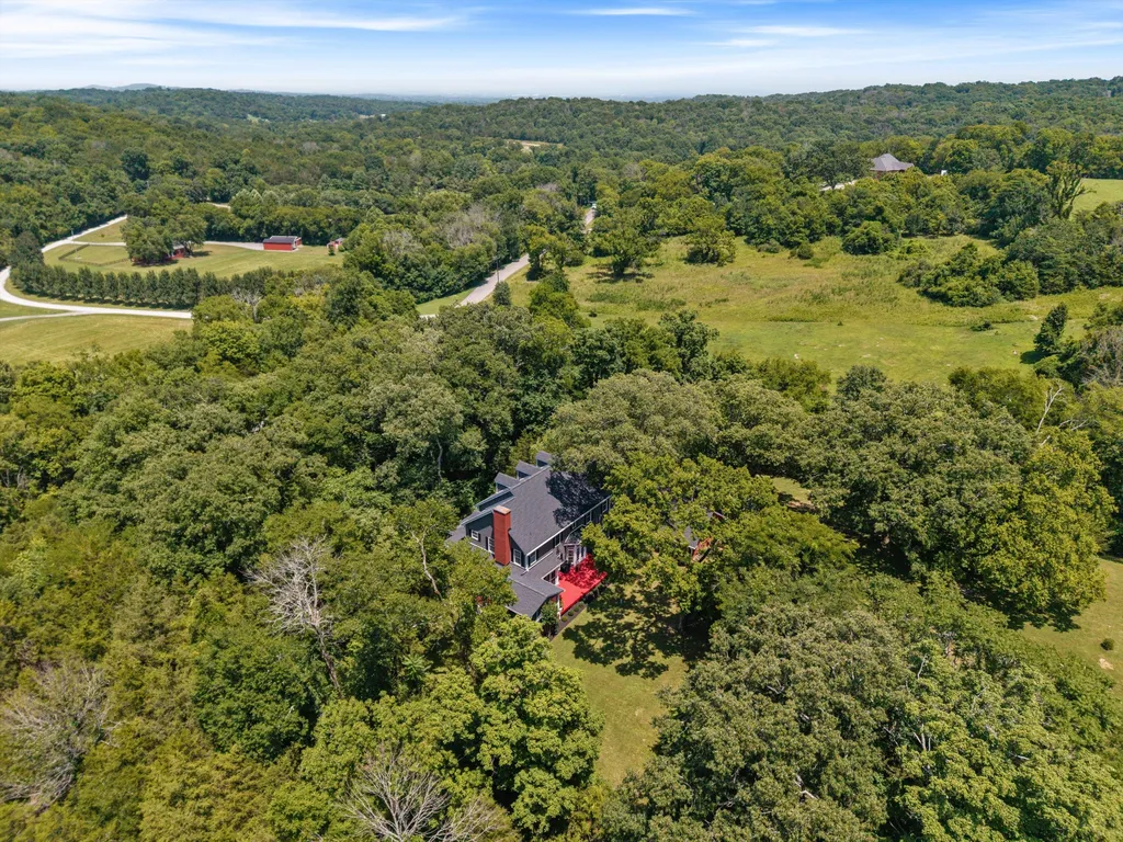 8487 Del Thomas Road Smyrna TN 37167