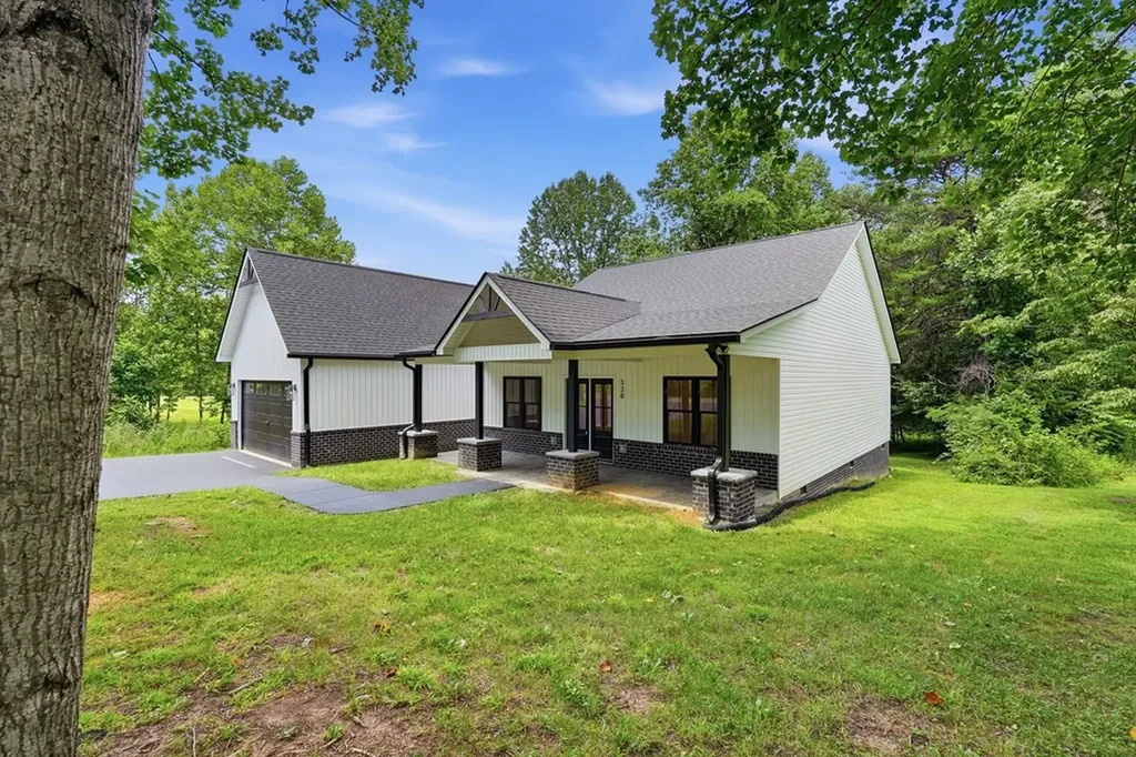 320 Christie Circle Cookeville TN 38501
