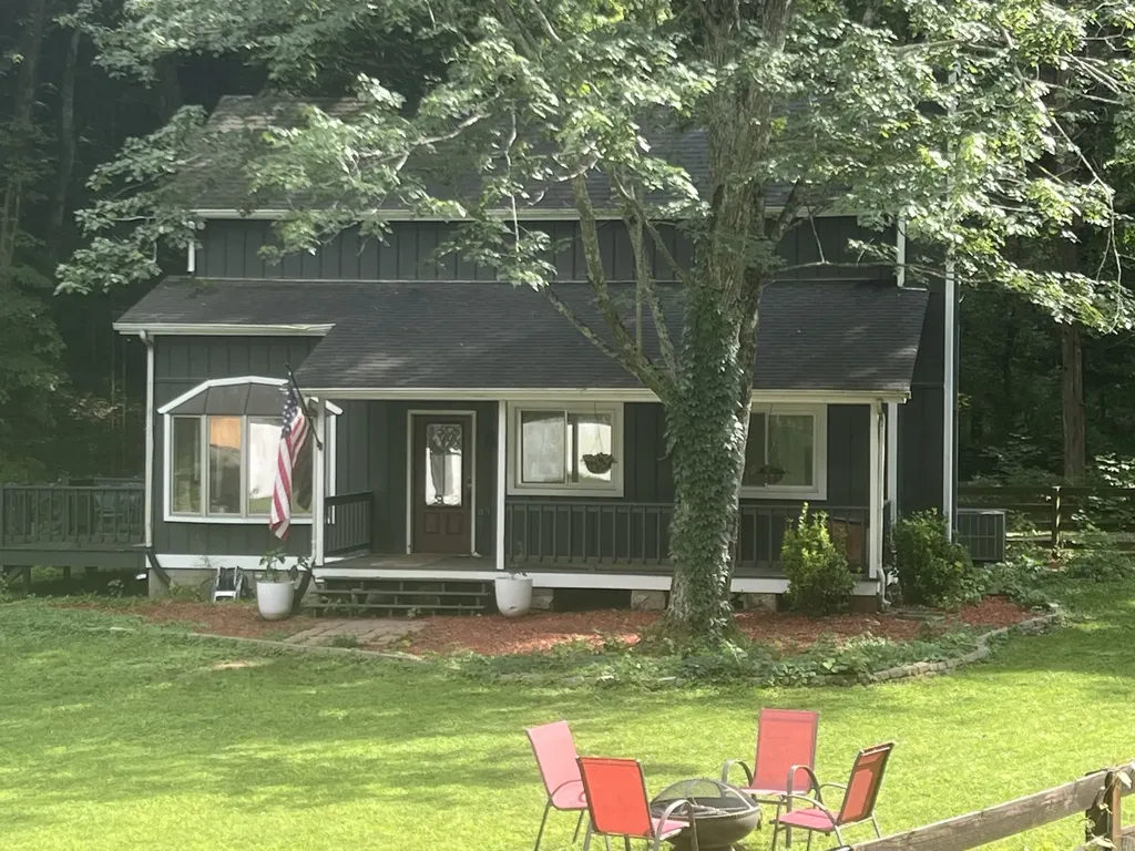 1051 Green Valley Drive Ashland City TN 37015
