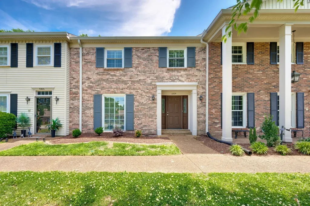 8300 Sawyer Brown Road Nashville TN 37221