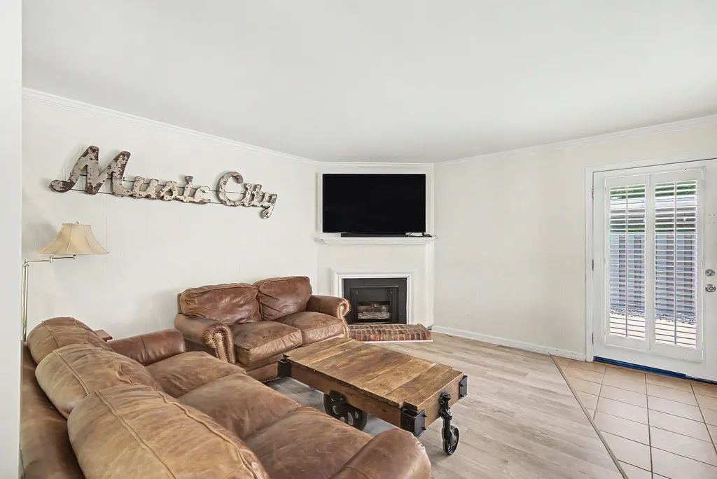 8300 Sawyer Brown Road Nashville TN 37221