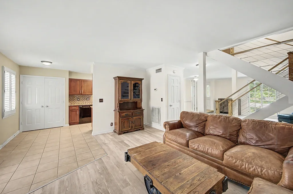 8300 Sawyer Brown Road Nashville TN 37221