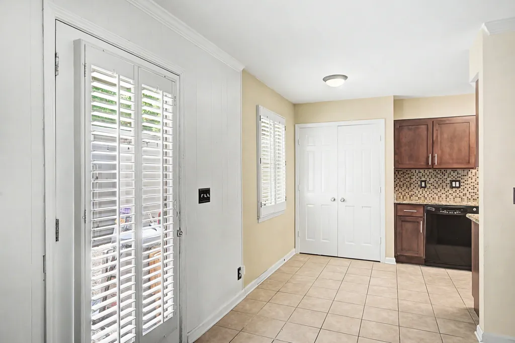 8300 Sawyer Brown Road Nashville TN 37221
