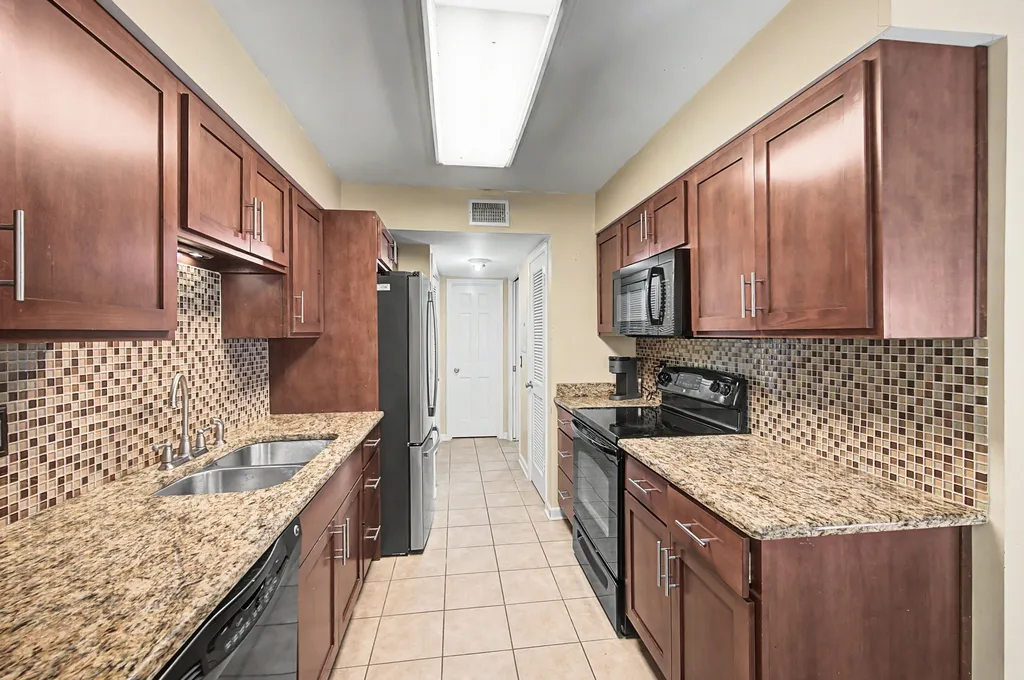 8300 Sawyer Brown Road Nashville TN 37221