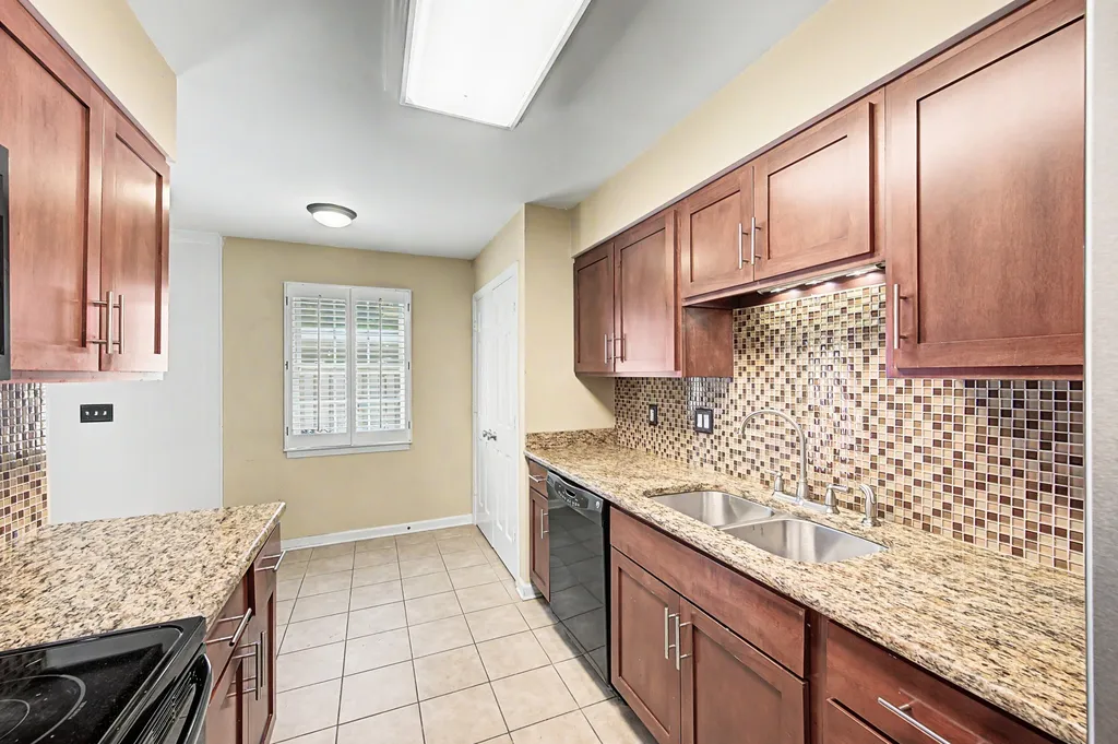 8300 Sawyer Brown Road Nashville TN 37221