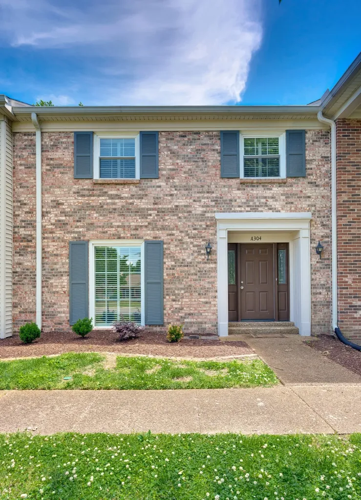 8300 Sawyer Brown Road Nashville TN 37221